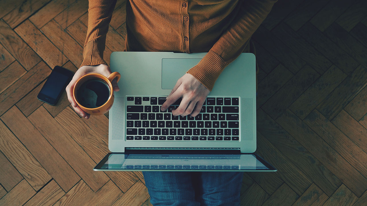 What are the steps to becoming a freelance translator?